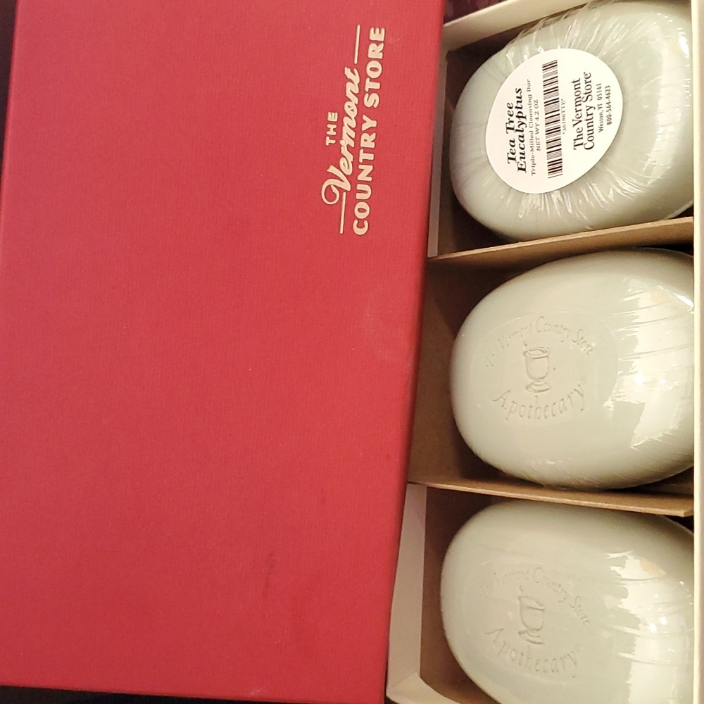 The Vermont Country Store 3 bath body soaps D